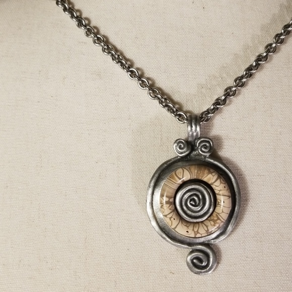 Jewelry - Swirl Necklace